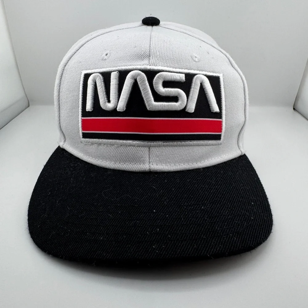 NASA Snapback Hat Unisex OSFM Gray Black Good Embroidered Patch 1981 Graphic